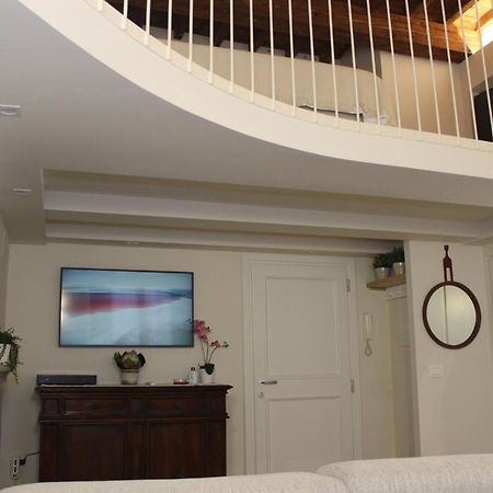 Art Apartment Santa Croce Suite Флоренция Экстерьер фото
