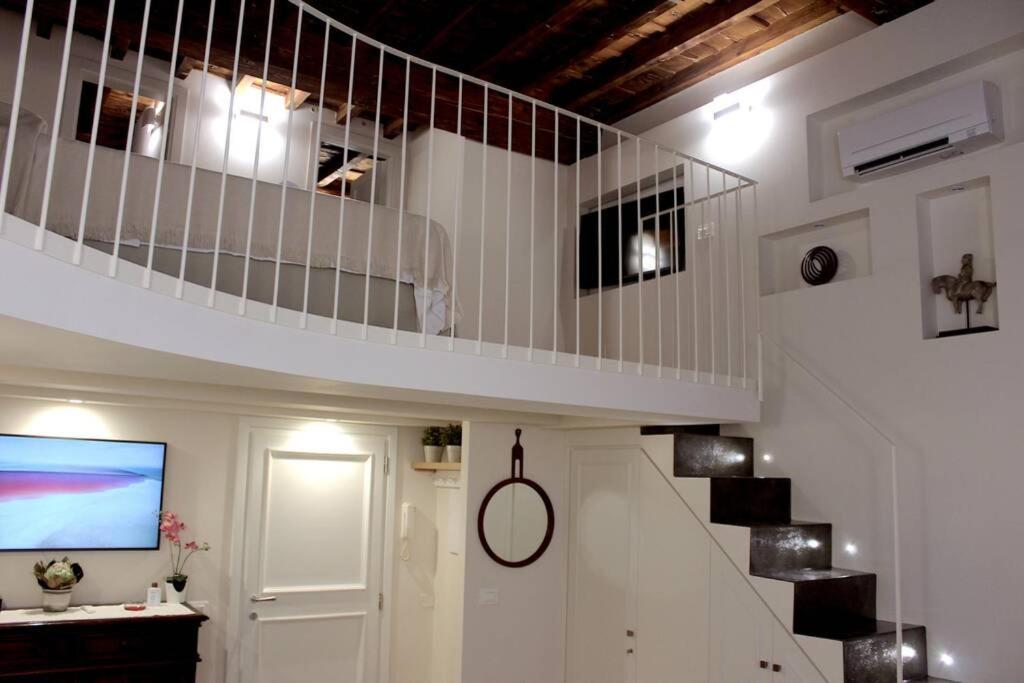 Art Apartment Santa Croce Suite Флоренция Экстерьер фото